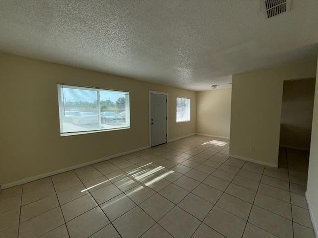 1580 South St - Photo 5 of 7