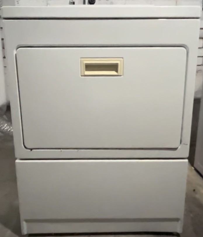 379 E St - Photo 2 of 16