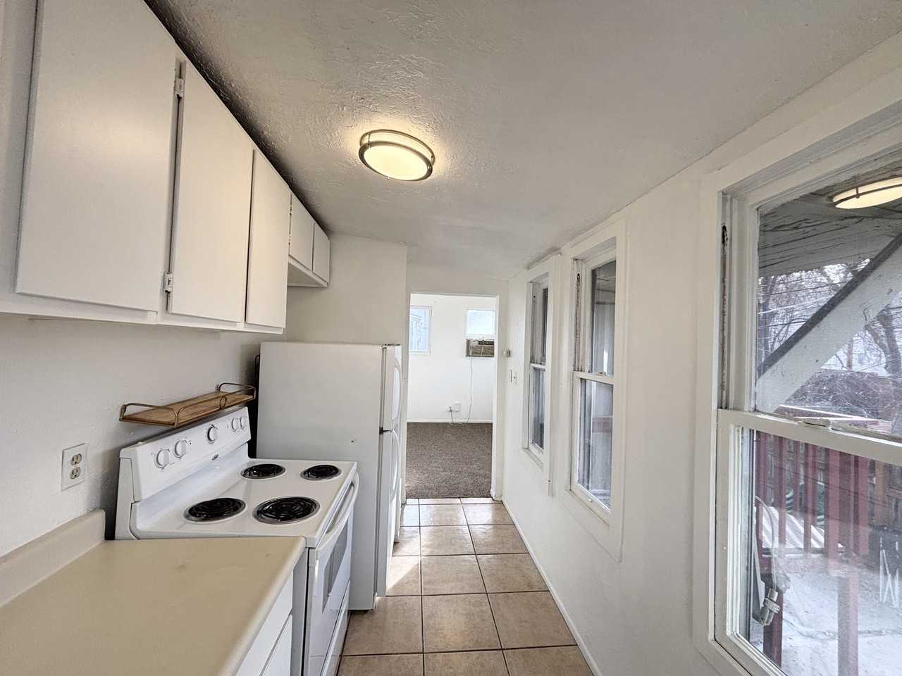 1110 E St #4 - Photo 2 of 23