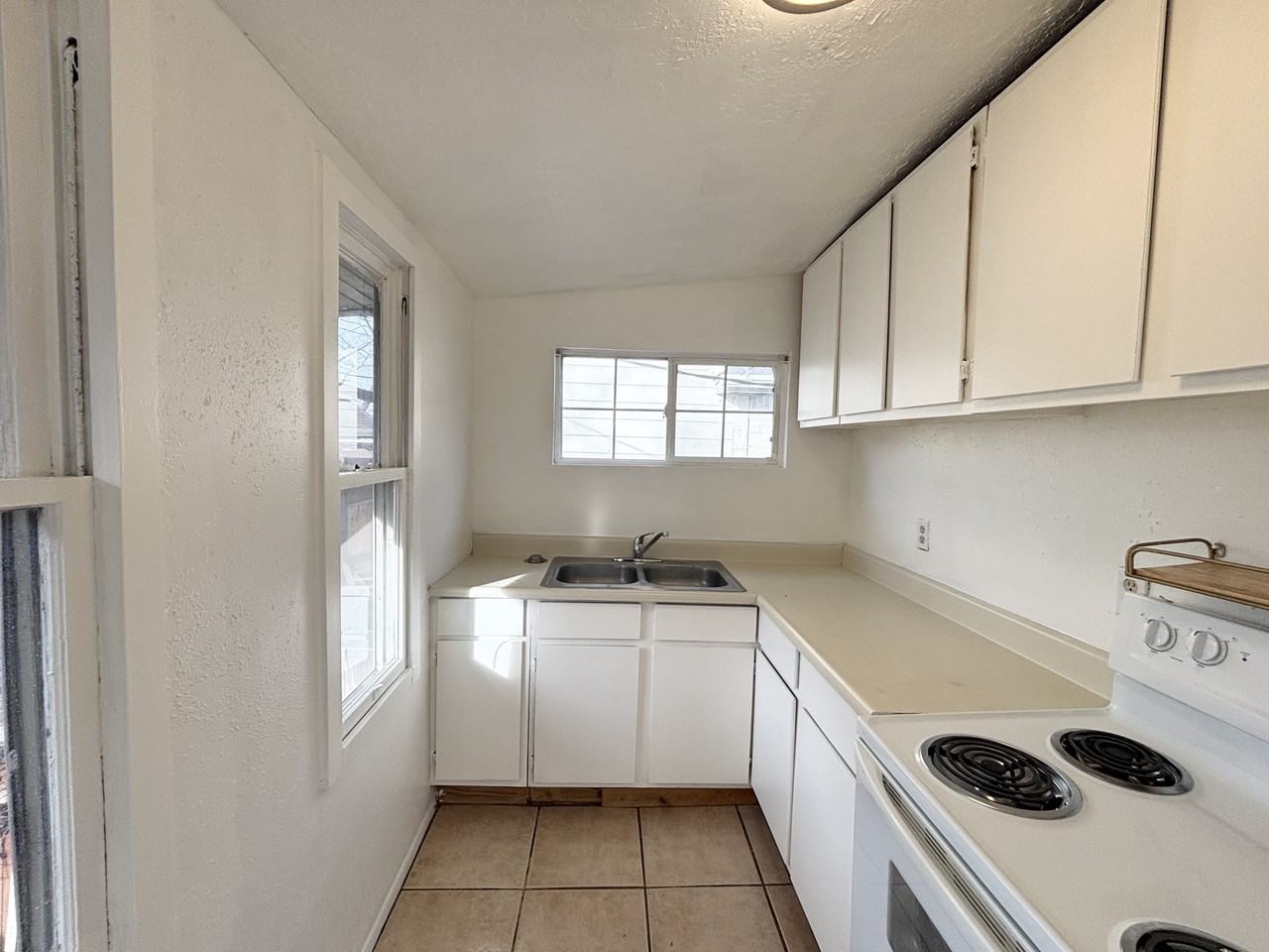 1110 E St #4 - Photo 2 of 22