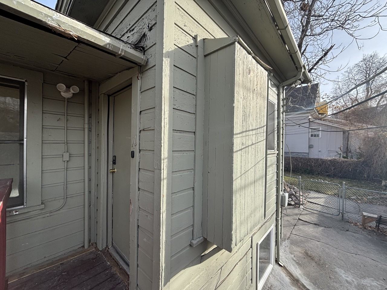 1110 E St #4 - Photo 5 of 23