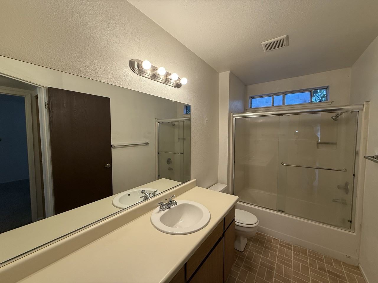432 W Sacramento Ave #B - Photo 3 of 11