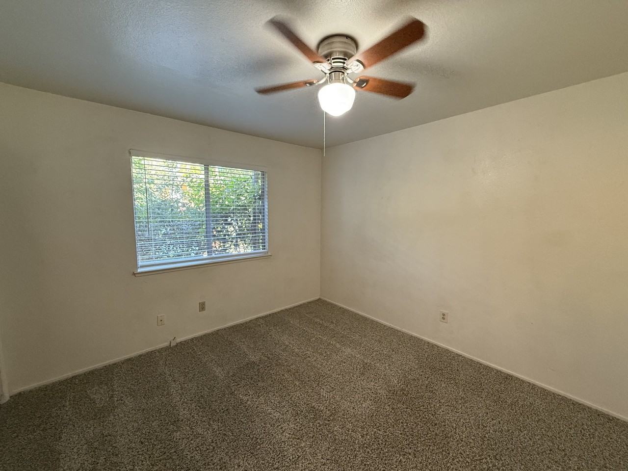 432 W Sacramento Ave #B - Photo 3 of 11