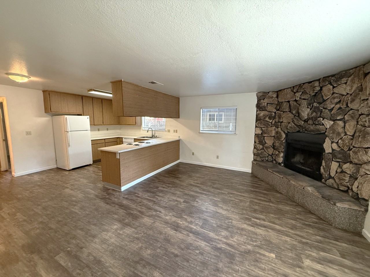 432 W Sacramento Ave #B - Photo 4 of 11