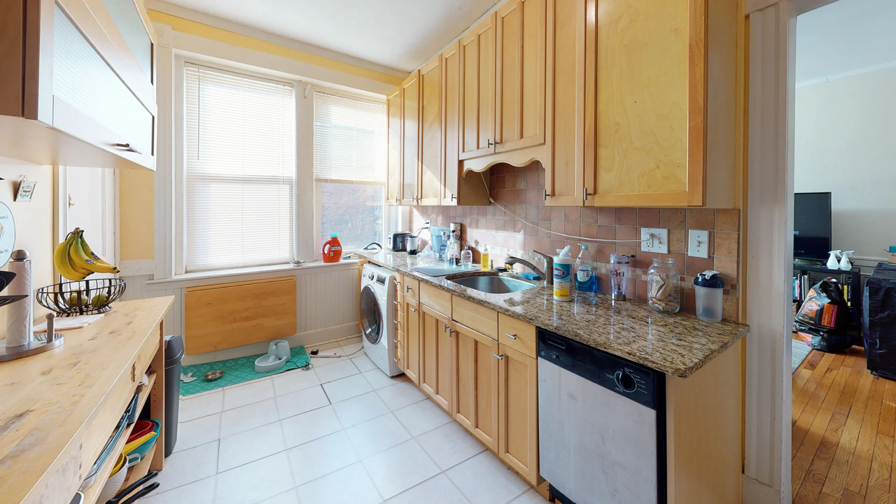 129 Chiswick Rd #1 - Photo 7 of 10