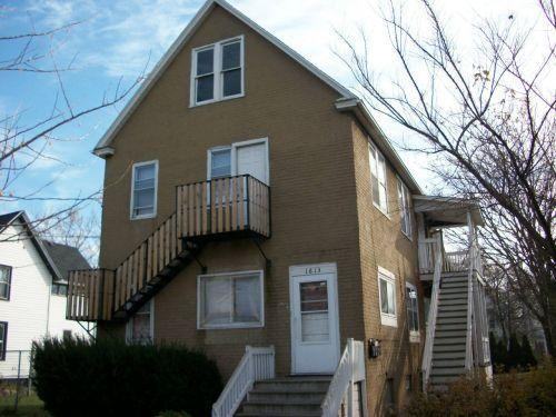 1613 53rd St - Photo 3 of 5