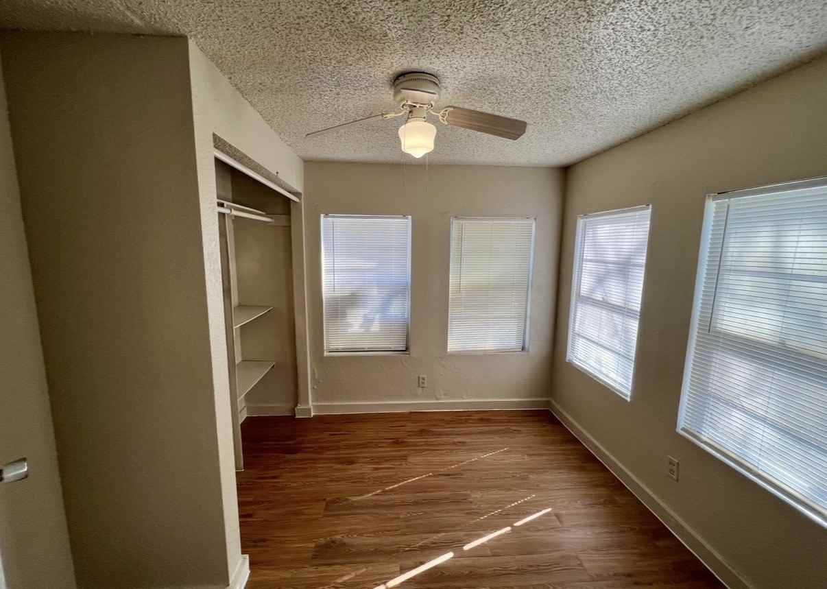 514 Ruddy St #B - Photo 4 of 18