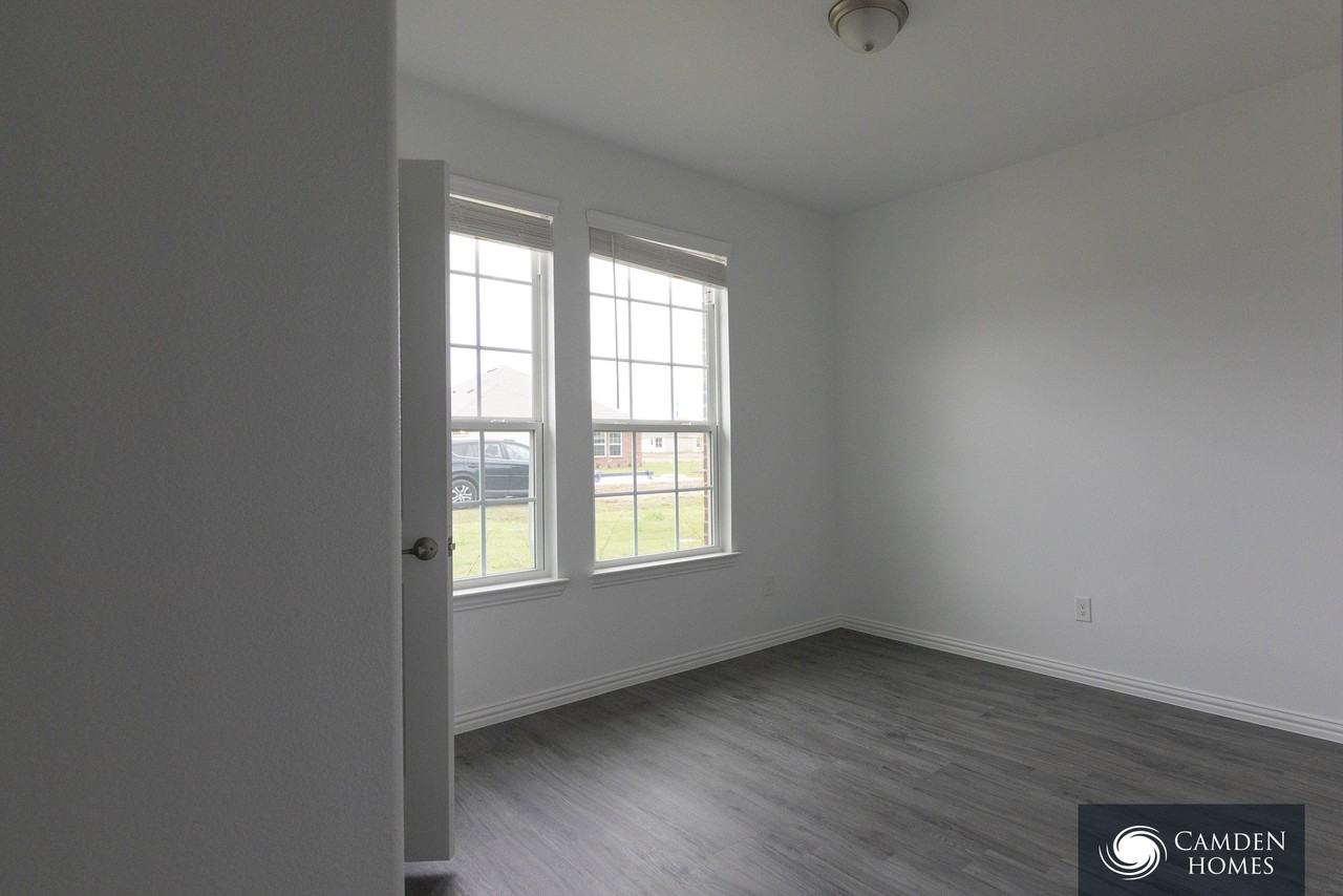 2953 Emma Ln - Photo 2 of 8