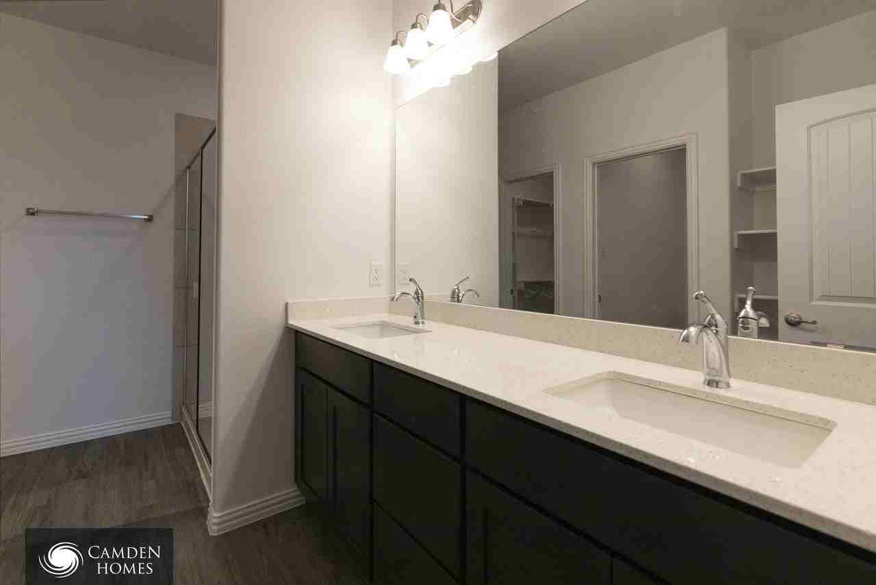 2752 William St - Photo 3 of 11