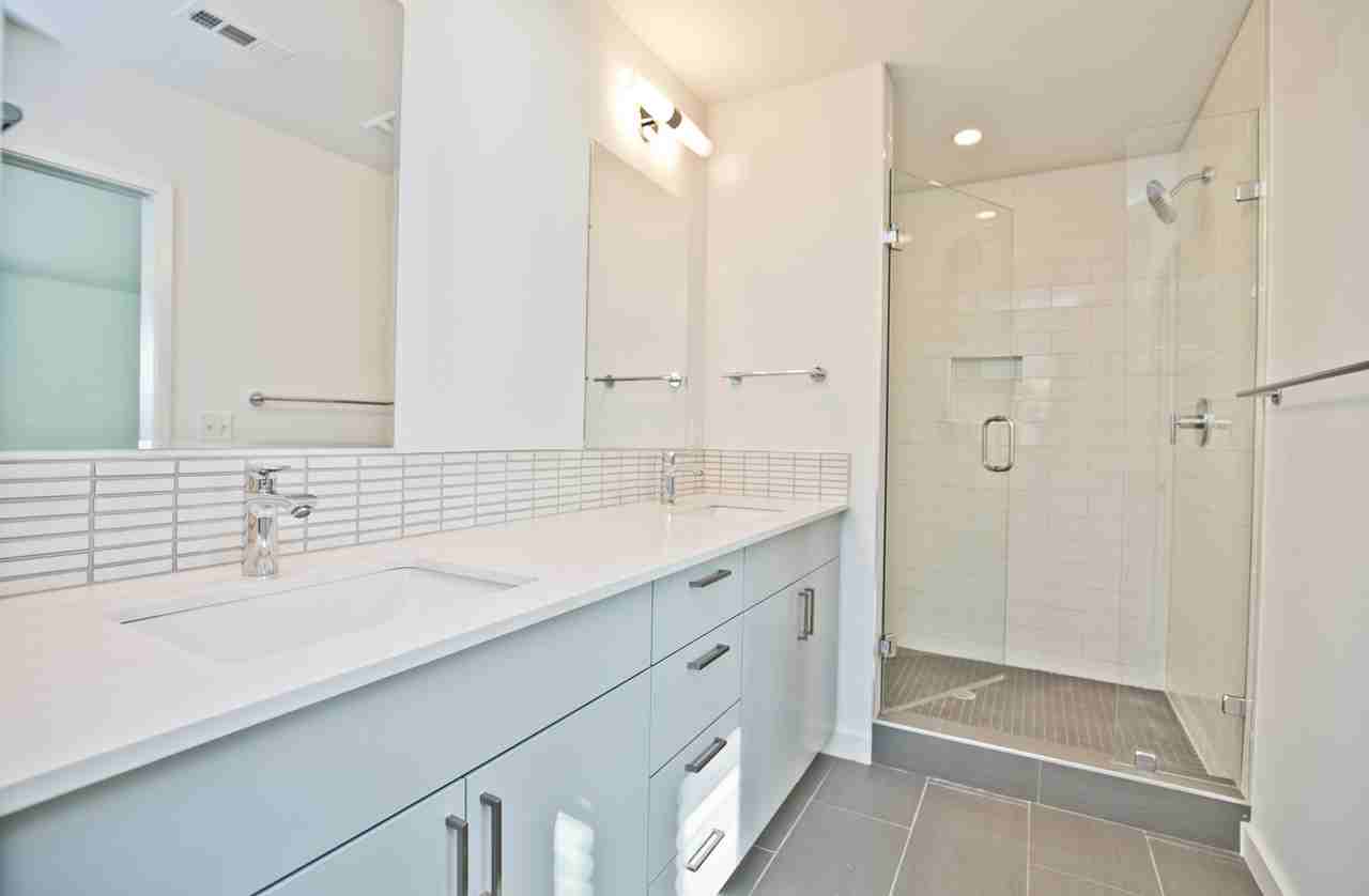 730 W Stone St - Photo 7 of 27