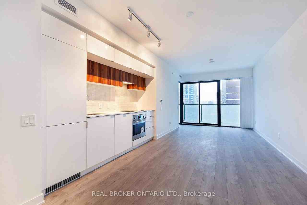 185 Roehampton Avenue #304 - Photo 2 of 16