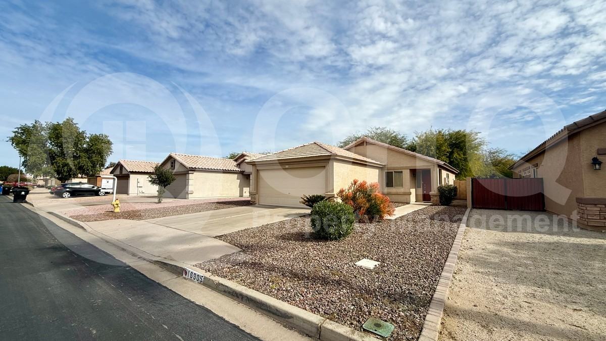 16905 N 157th Ave - Photo 2 of 36