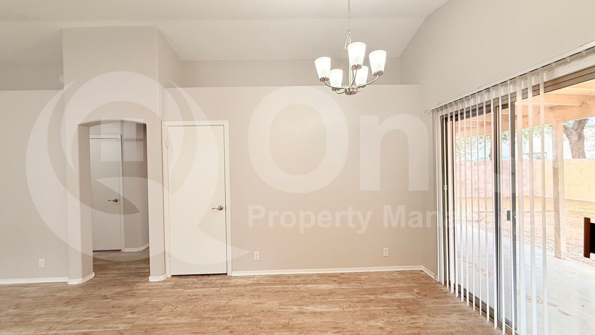 16905 N 157th Ave - Photo 4 of 36