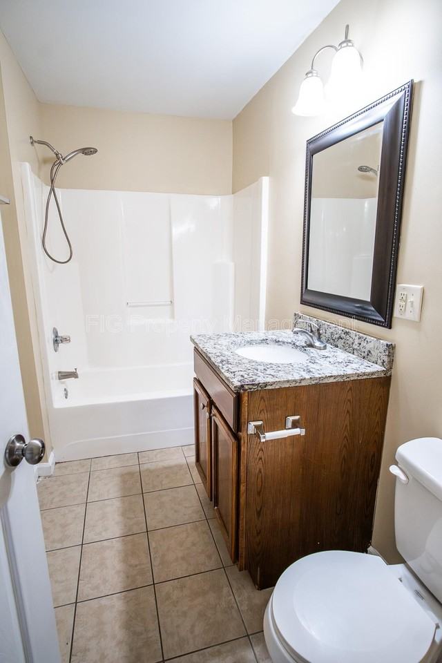 940 Chadwick Dr #1 - Photo 6 of 12