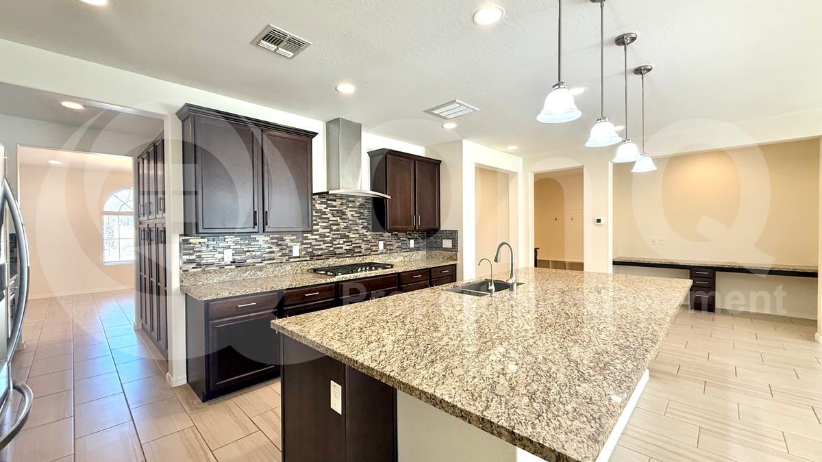 9673 W Cashman Dr - Photo 6 of 34