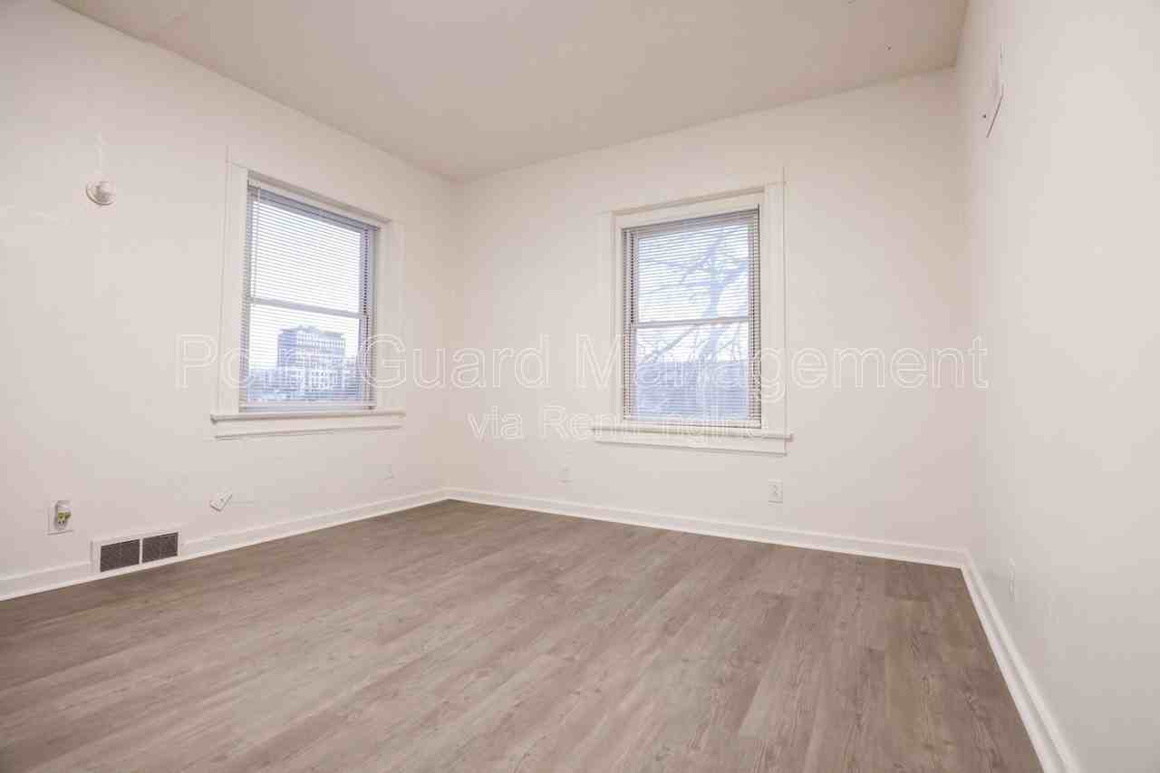 102 N 38th Ave #3 - Photo 2 of 12