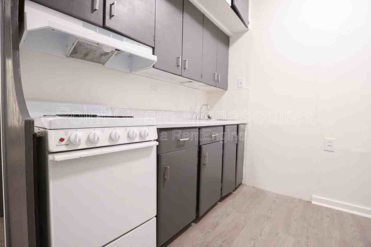 102 N 38th Ave #3 - Photo 5 of 12