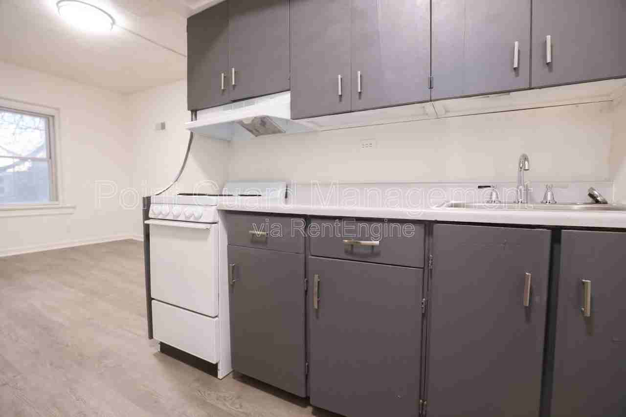 102 N 38th Ave #3 - Photo 6 of 12