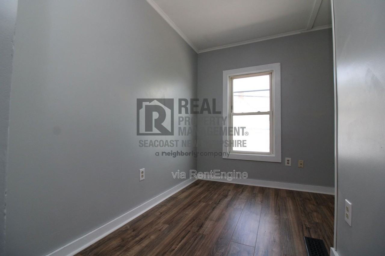 4850 Congress St - Photo 4 of 7