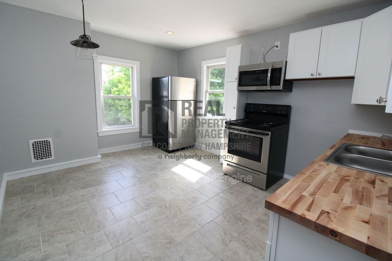 4850 Congress St - Photo 5 of 7