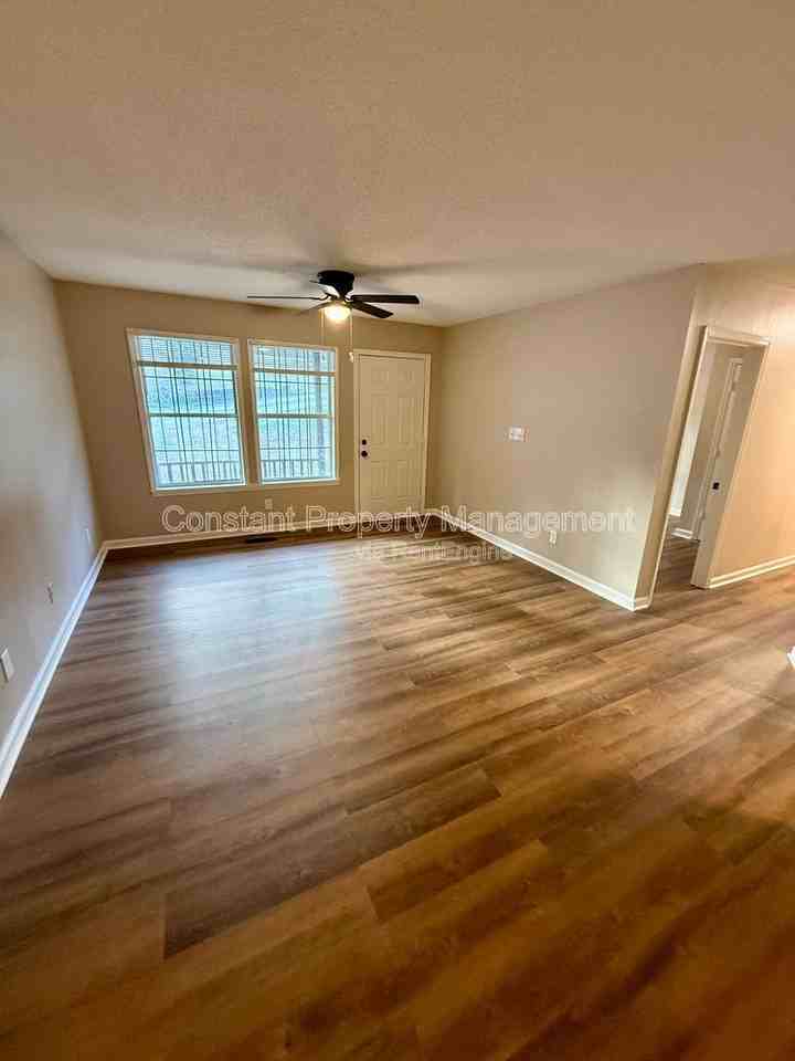 3277 Club Dr - Photo 2 of 13