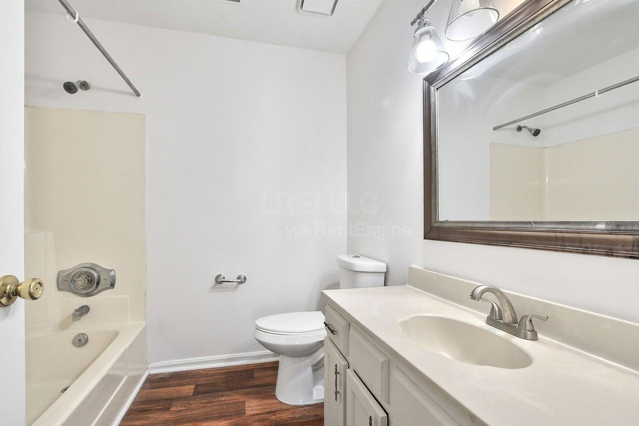 5628 Wooded Lake Dr - Photo 6 of 13