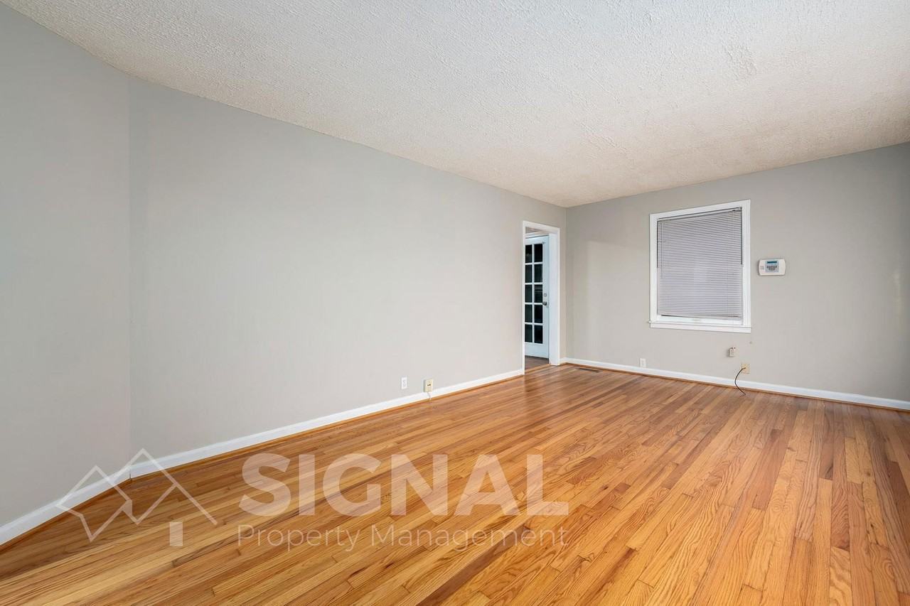 1052 Apple St - Photo 7 of 24