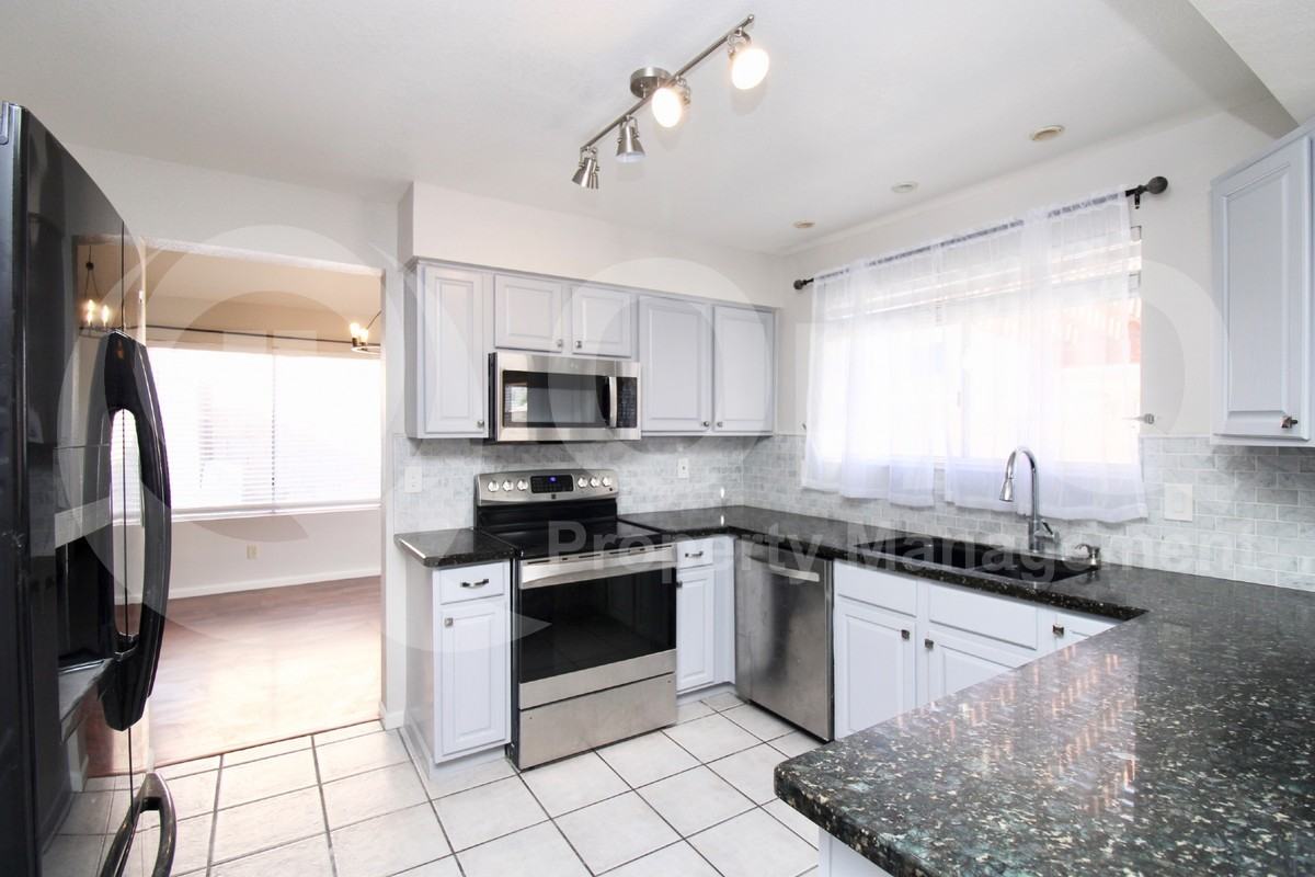 431 E Avenida Sierra Madre - Photo 3 of 23