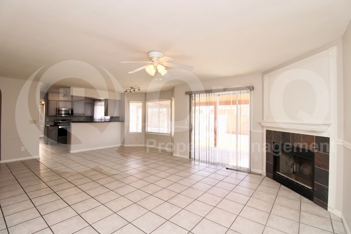 431 E Avenida Sierra Madre - Photo 4 of 23