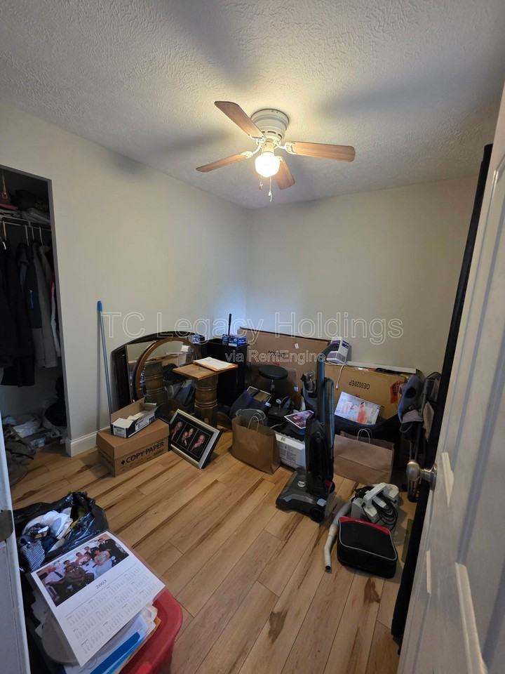 419 1/2 Walnut Ave - Photo 4 of 10