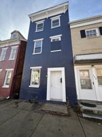 featured image of 542 S Queen St #1