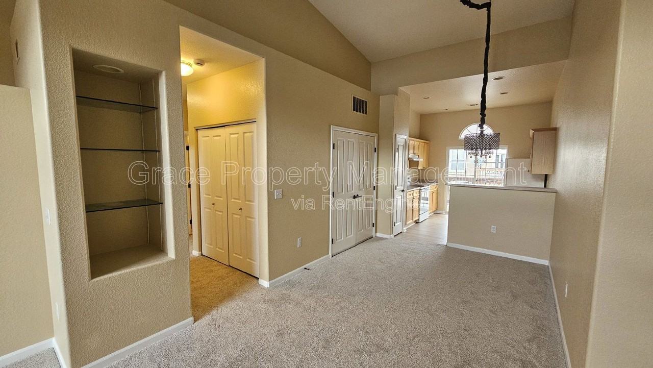 4024 S Carson St #202 - Photo 5 of 22