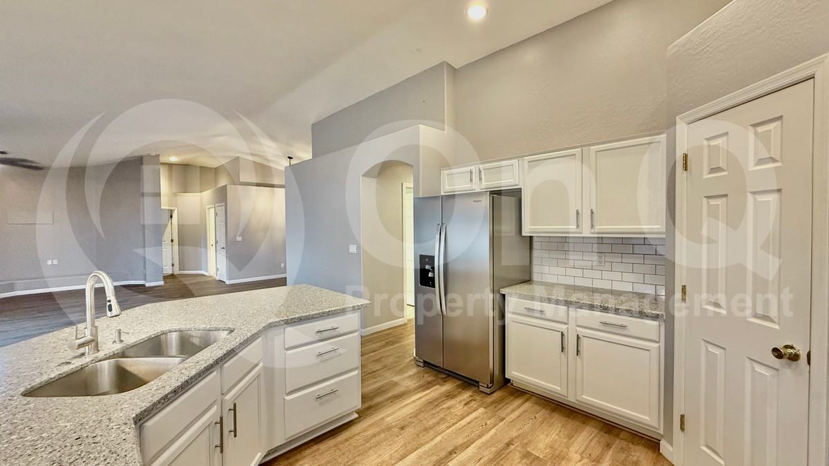 23803 N Bridle Way - Photo 4 of 22