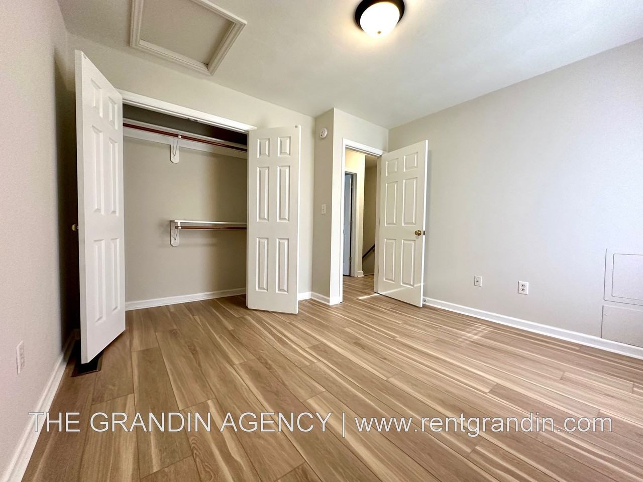 102 Lakehurst Ave #102 - Photo 4 of 14