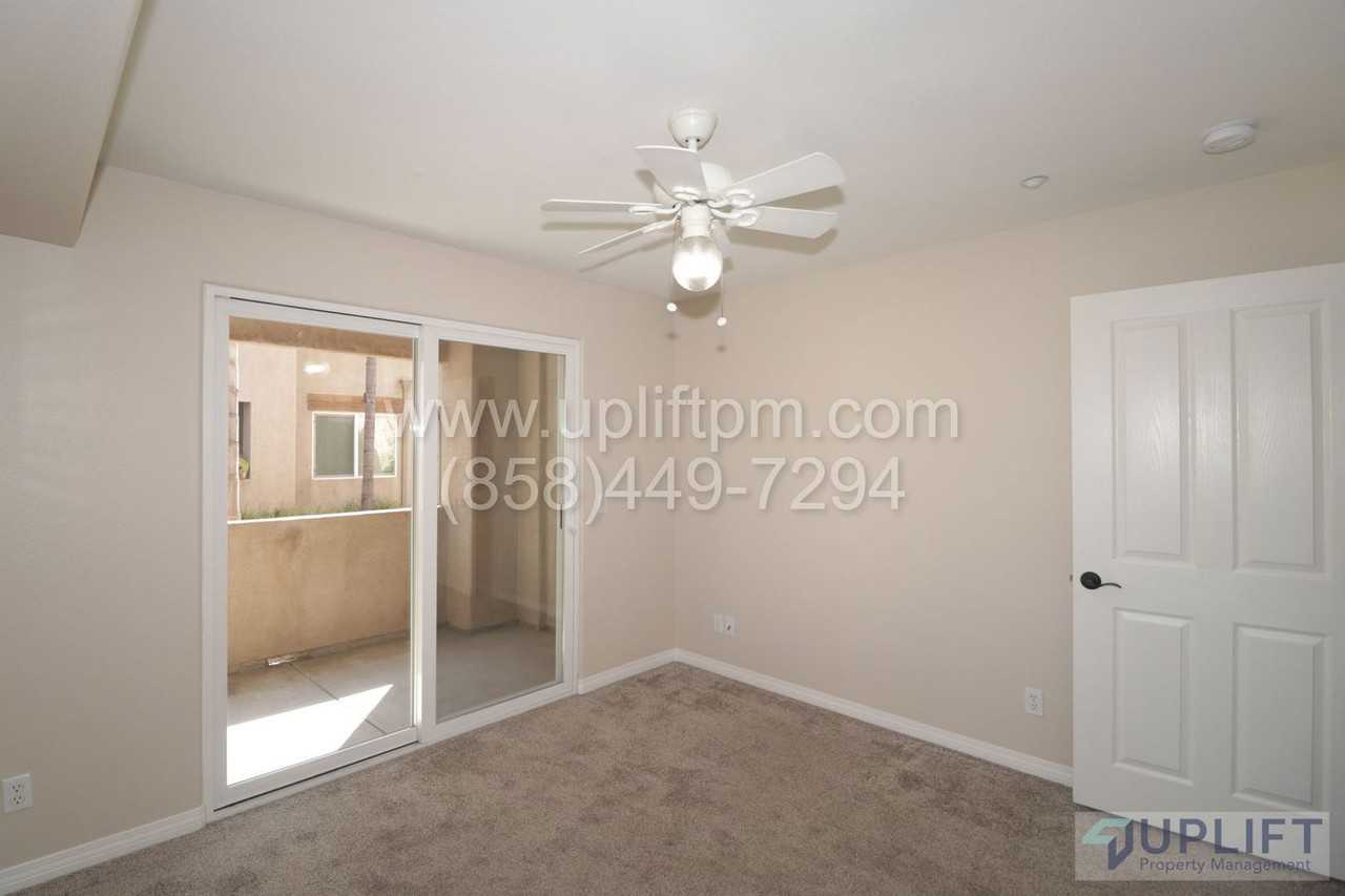 115 6th St #203 - Photo 7 of 13