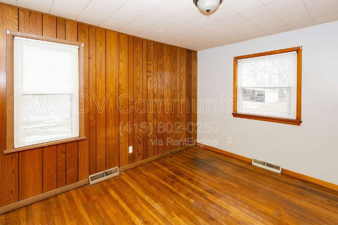 312 E 317th St - Photo 2 of 19