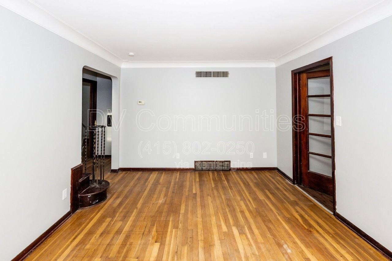 312 E 317th St - Photo 5 of 19