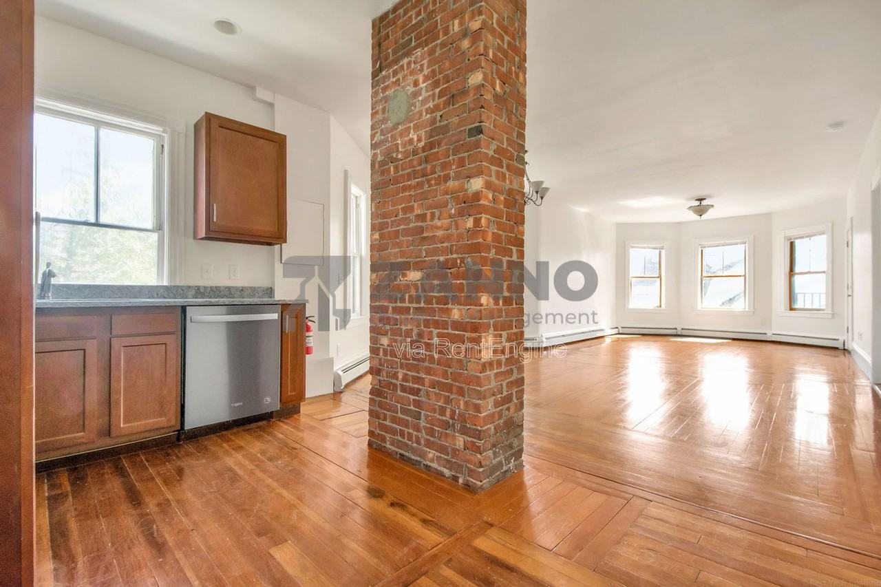 19 Arnold St #2 - Photo 3 of 24