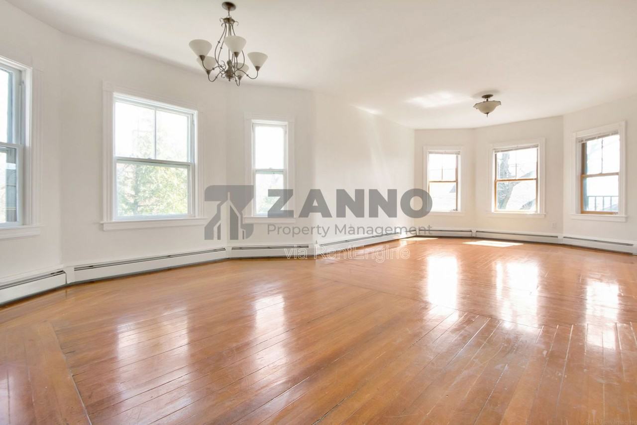 19 Arnold St #2 - Photo 5 of 24