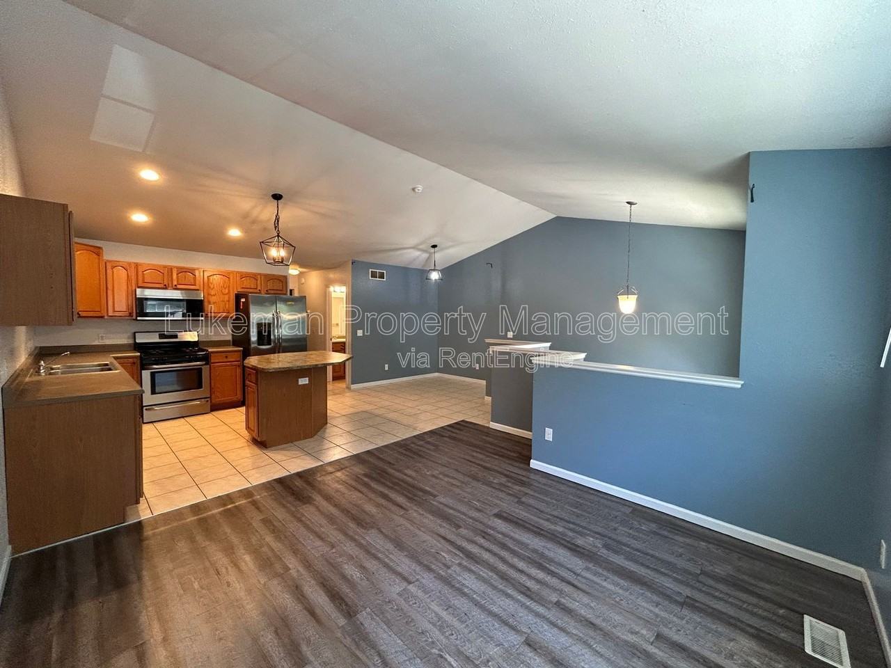 415 S Kendall Ave #413 - Photo 3 of 17