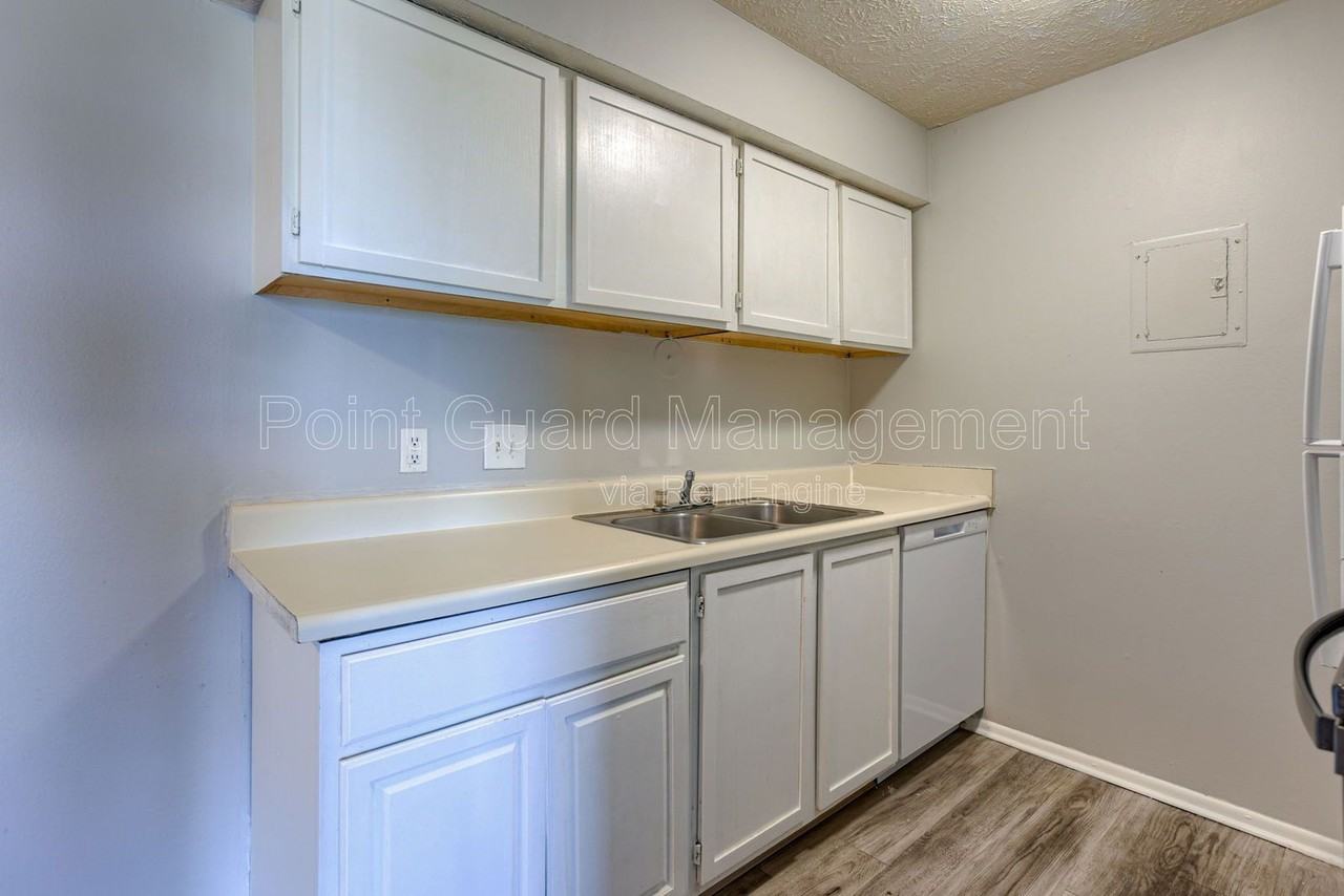 1404 Lee Dr #64 - Photo 7 of 30