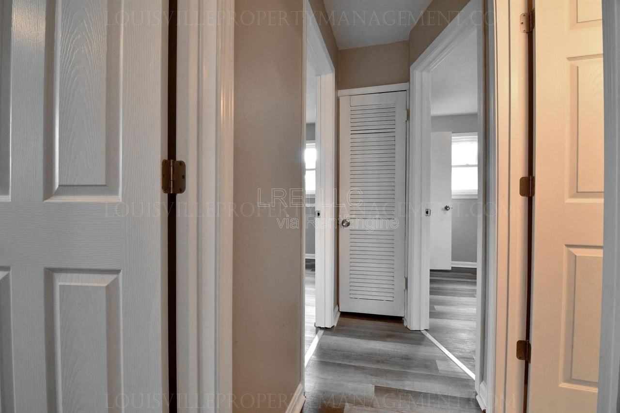 9002 Whippoorwill Rd - Photo 5 of 24