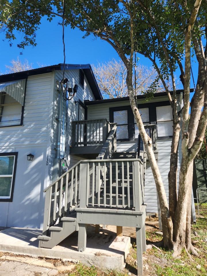 130 Olive St #201B - Photo 4 of 16