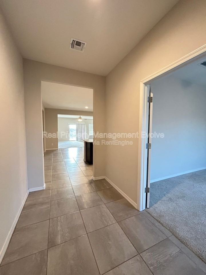 17655 W Pueblo Ave - Photo 4 of 45