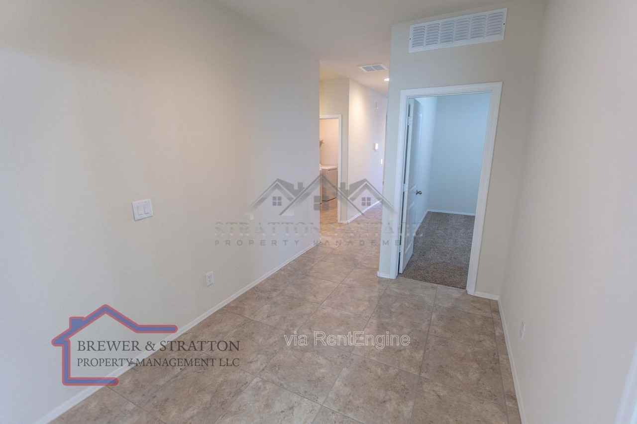 44498 W Palo Aliso Way - Photo 5 of 41