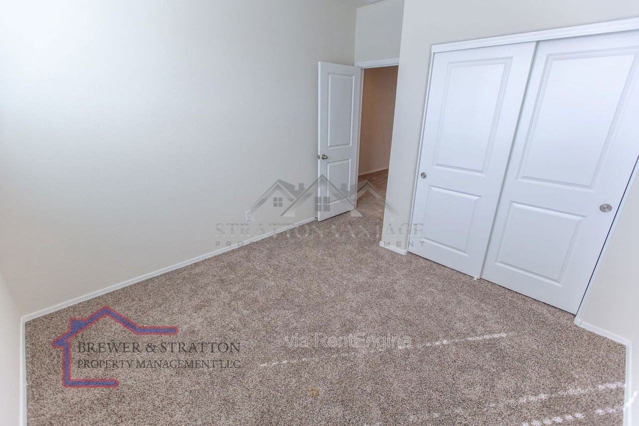 44498 W Palo Aliso Way - Photo 7 of 41