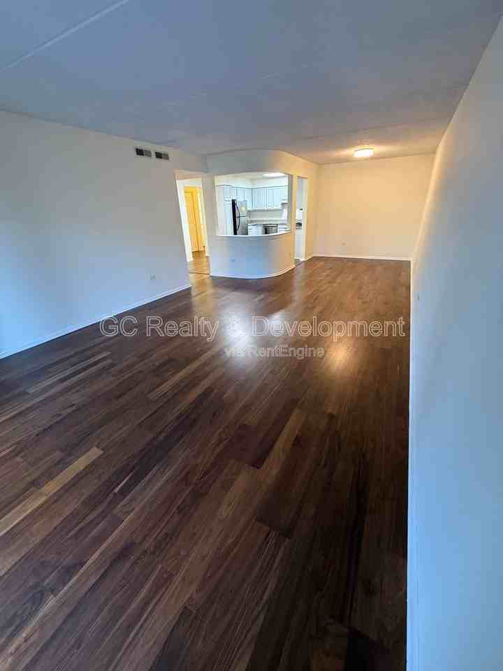 5360 N Lowell Ave #307 - Photo 5 of 15