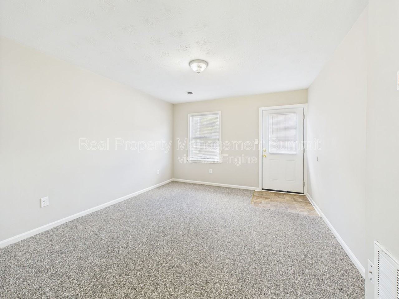 710 Charles St #9 - Photo 3 of 17