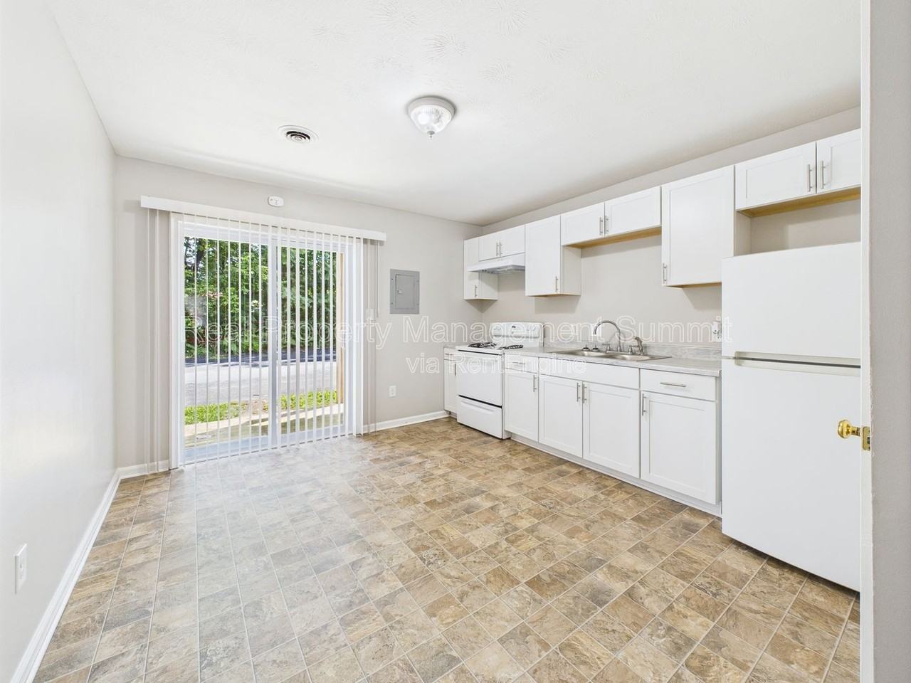 710 Charles St #9 - Photo 4 of 17