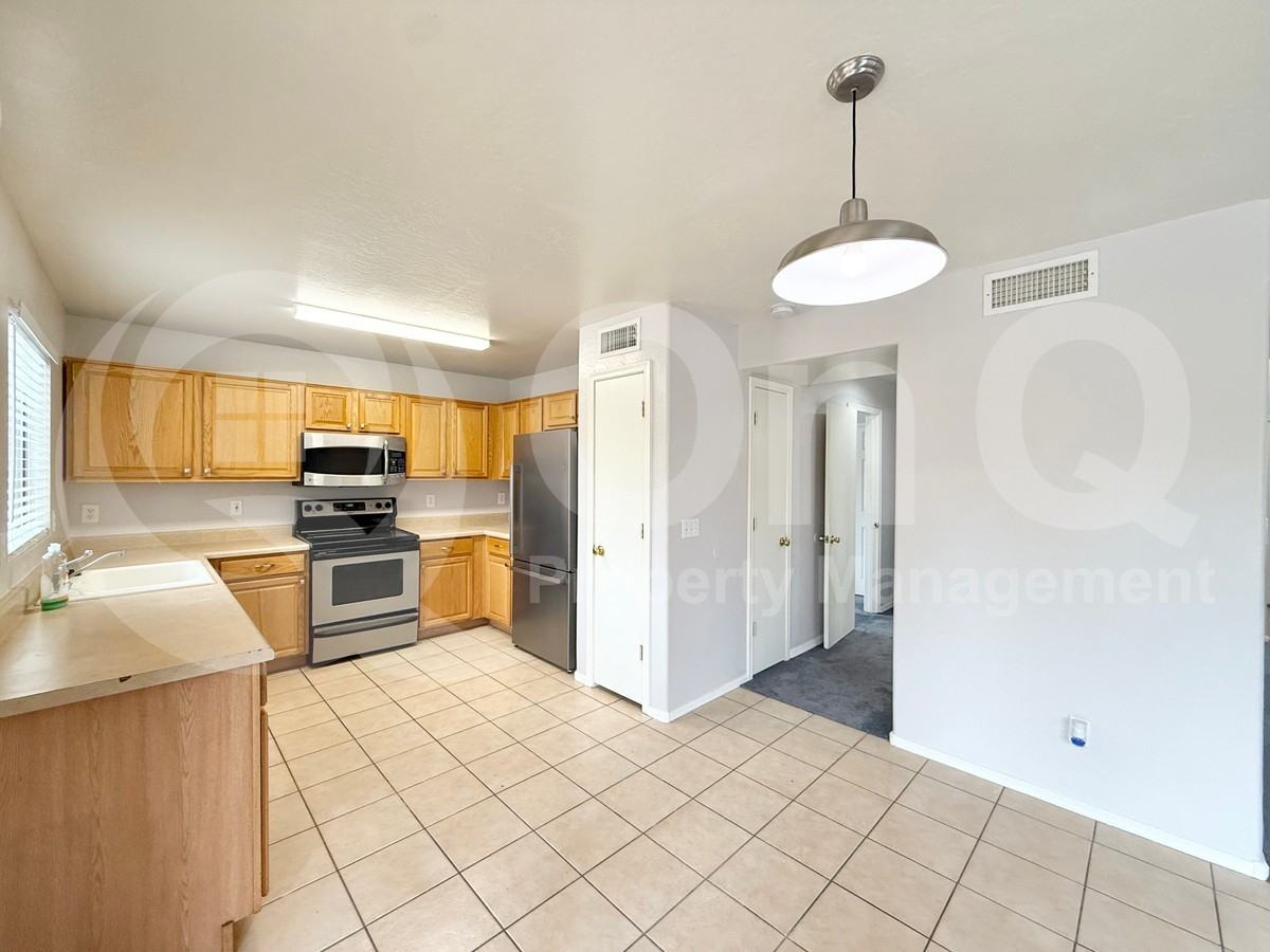 1374 E 10th Pl - Photo 3 of 26